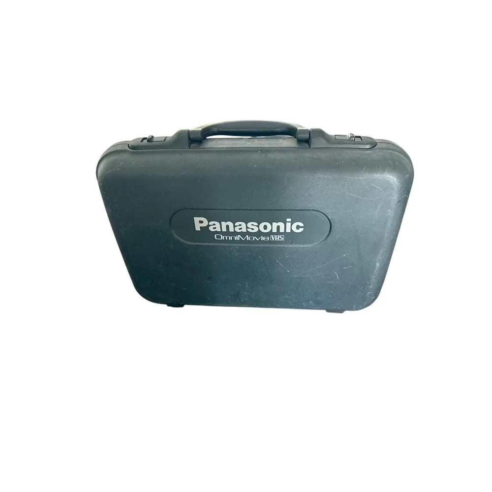 Panasonic AFx12 VHS Camcorder PV-520D w/ Case Power Adapter Tested Powers On